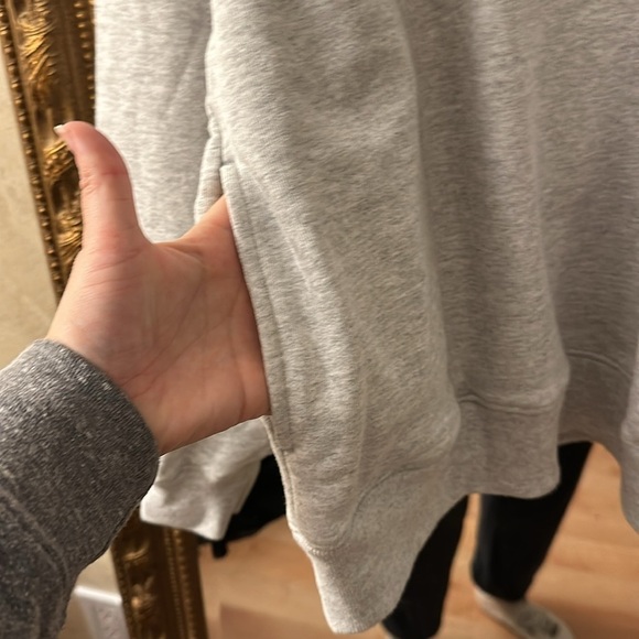 worn once - Sporty & Rich sweatshirt sz medium - Picture 4 of 8